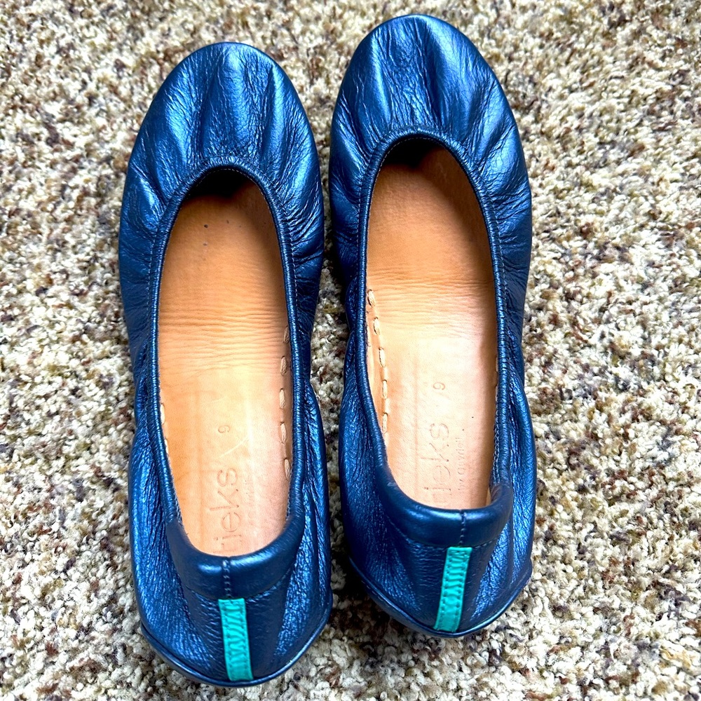 Limited edition midnight blue Tieks size 9